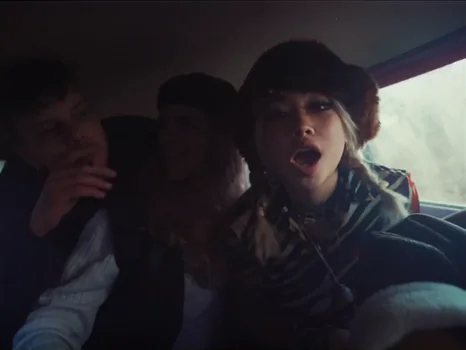 beabadoobee___last_day_on_earth_official_video_frame_41.webp