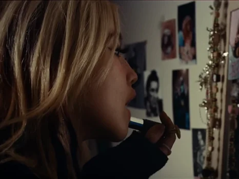 beabadoobee___last_day_on_earth_official_video_frame_4.webp