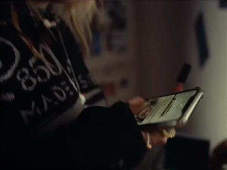beabadoobee___last_day_on_earth_official_video_frame_6.webp