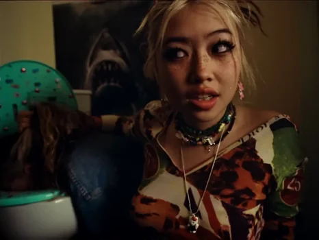 beabadoobee___last_day_on_earth_official_video_frame_70.webp