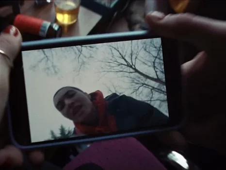 beabadoobee___last_day_on_earth_official_video_frame_79.webp