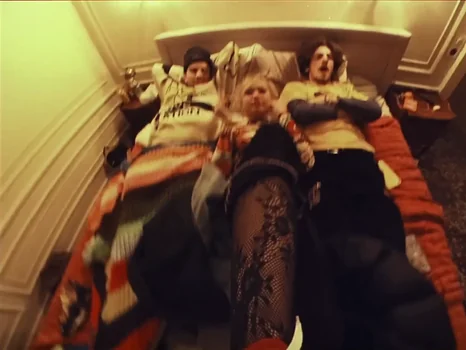 beabadoobee___last_day_on_earth_official_video_frame_80.webp
