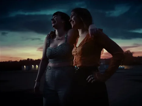 beabadoobee___last_day_on_earth_official_video_frame_92.webp