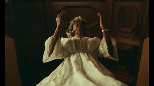 big_sean_-_harder_than_my_demons_(official_music_video)_frame_118.118.jpg