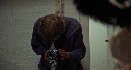 blow-up_frames_frame_28.webp