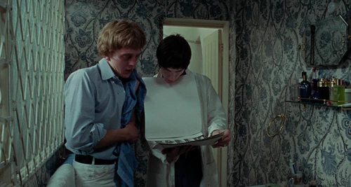 blow-up_frames_frame_42.webp