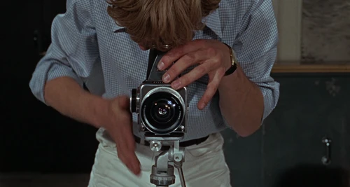 blow-up_frames_frame_51.webp