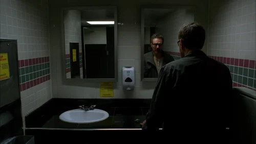 breaking_bad_frames_s5e1_frame_8.webp