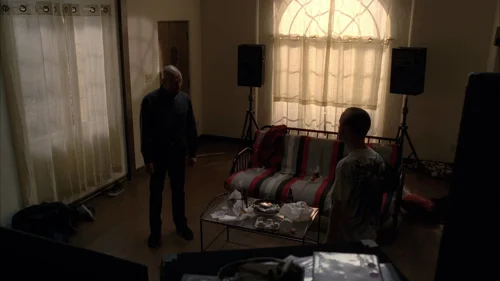 breaking_bad_frames_s5e8_frame_115.webp