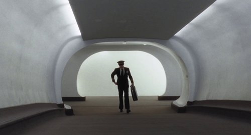 catch_me_if_you_can_frame_1739052558.0735636.jpg