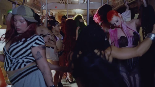 chappell_roan___the_subway_official_music_video_frame_111.webp