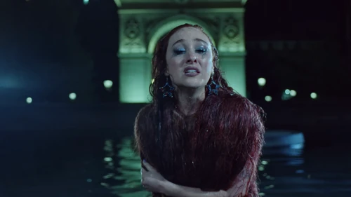 chappell_roan___the_subway_official_music_video_frame_117.webp