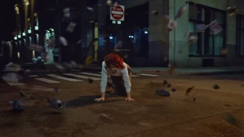 chappell_roan___the_subway_official_music_video_frame_119.webp