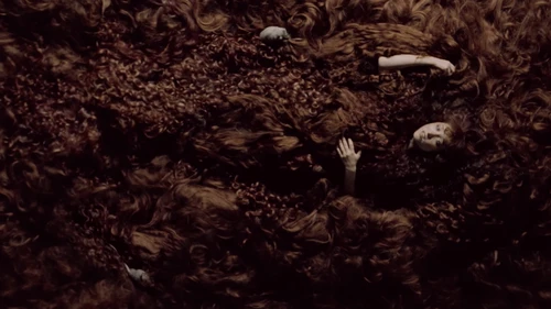 chappell_roan___the_subway_official_music_video_frame_28.webp