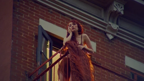 chappell_roan___the_subway_official_music_video_frame_47.webp