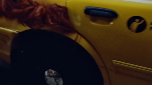 chappell_roan___the_subway_official_music_video_frame_50.webp