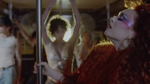 chappell_roan___the_subway_official_music_video_frame_62.webp