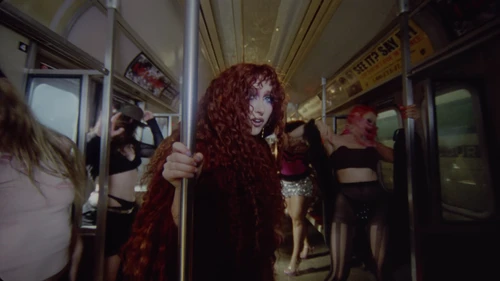 chappell_roan___the_subway_official_music_video_frame_67.webp