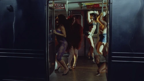 chappell_roan___the_subway_official_music_video_frame_72.webp