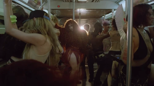 chappell_roan___the_subway_official_music_video_frame_74.webp
