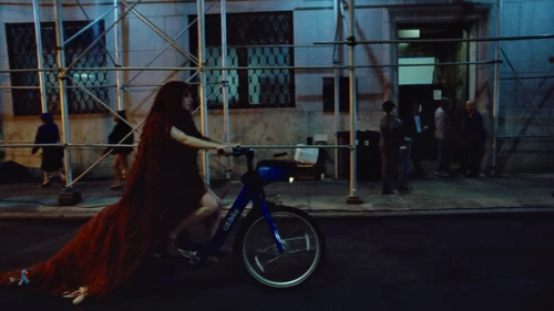 chappell_roan___the_subway_official_music_video_frame_86.webp