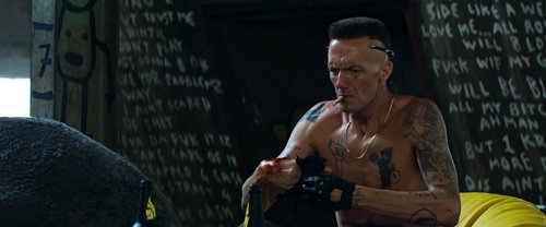 chappie_frames_frame_32.jpg