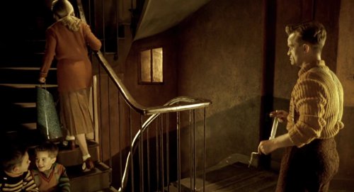 delicatessen_frames_frame_33.jpg