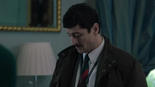 dept._q_frames_s1e7_frame_37.webp
