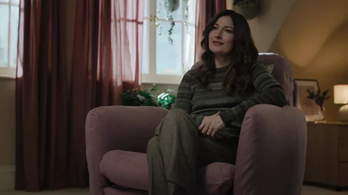 dept._q_frames_s1e1_frame_36.webp