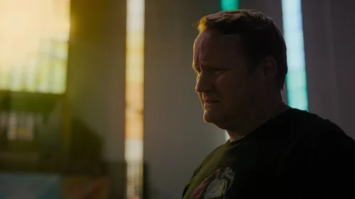 dept._q_frames_s1e2_frame_27.webp