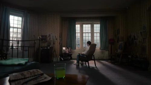 dept._q_frames_s1e2_frame_48.webp