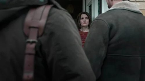 dept._q_frames_s1e3_frame_106.webp