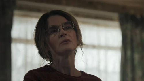 dept._q_frames_s1e3_frame_110.webp