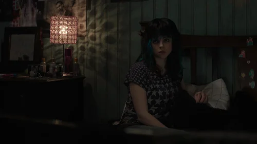 dept._q_frames_s1e3_frame_43.webp