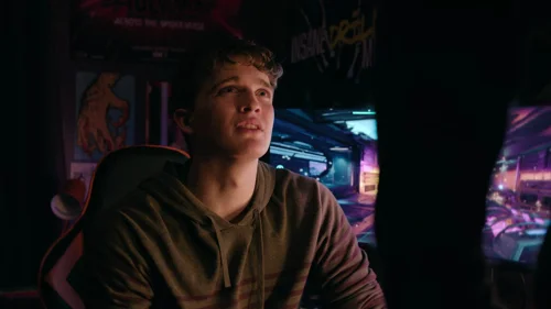 dept._q_frames_s1e3_frame_69.webp