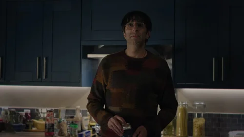 dept._q_frames_s1e5_frame_107.webp