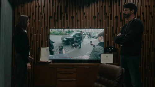 dept._q_frames_s1e6_frame_115.webp
