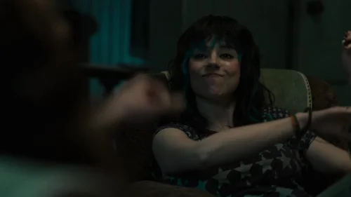 dept._q_frames_s1e7_frame_20.webp