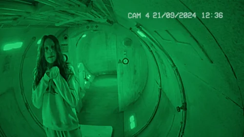 dept._q_frames_s1e8_frame_33.webp