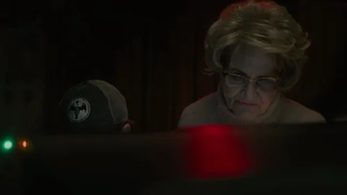 dept._q_frames_s1e8_frame_34.webp