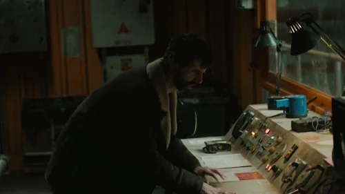 dept._q_frames_s1e9_frame_154.webp