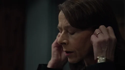 dept._q_frames_s1e9_frame_28.webp