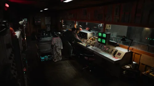 dept._q_frames_s1e9_frame_93.webp