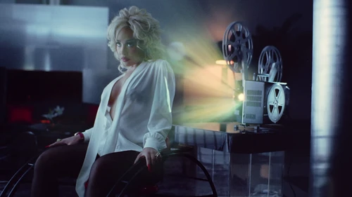 doja_cat___jealous_type_official_video_frame_10.webp