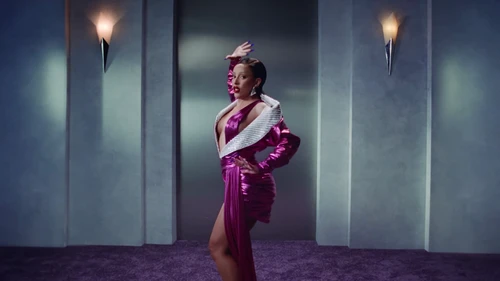 doja_cat___jealous_type_official_video_frame_44.webp