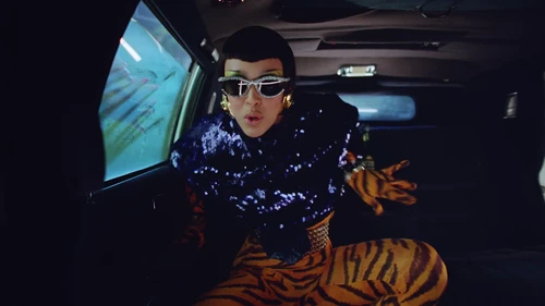 doja_cat___jealous_type_official_video_frame_47.webp