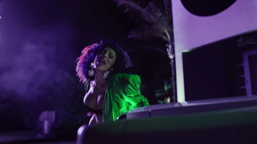 doja_cat___jealous_type_official_video_frame_49.webp