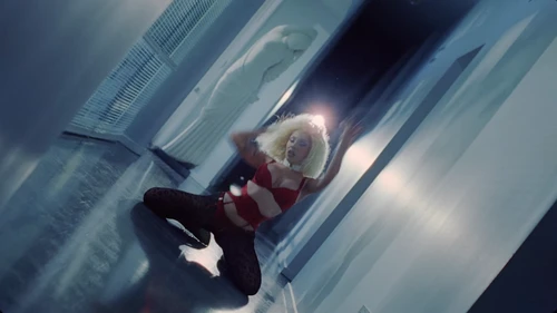 doja_cat___jealous_type_official_video_frame_83.webp