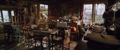 harry_potter_and_the_chamber_of_secrets_frame_1738974184.3805048.jpg