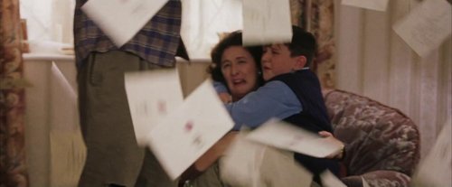 harry_potter_and_the_sorcerer's_stone_frame_1738718637.6116145.jpg